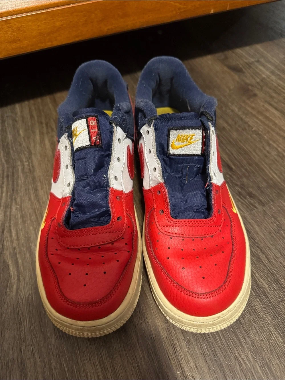 Nike Red Navy White Low-Top Sneakers